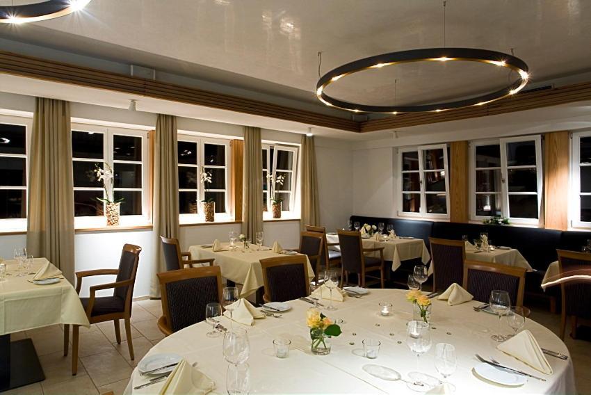 Hotel Restaurant Lamm Rosswag ไวฮินเกน อัน แดร์ เอนซ์ ภายนอก รูปภาพ